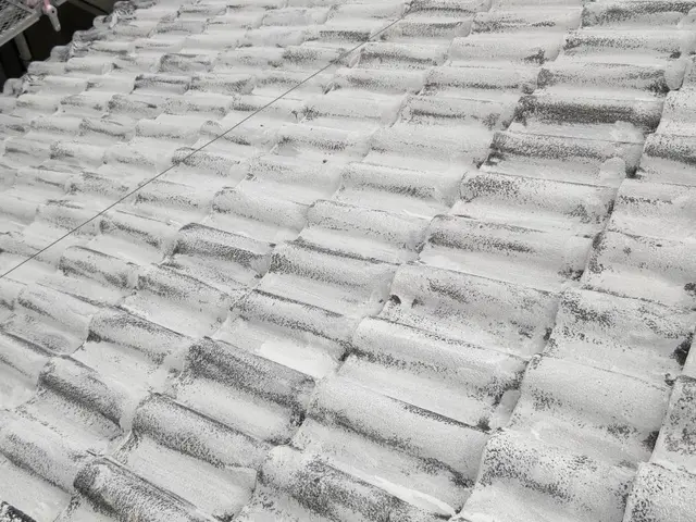 セメント瓦撥水塗装工事サービスの画像