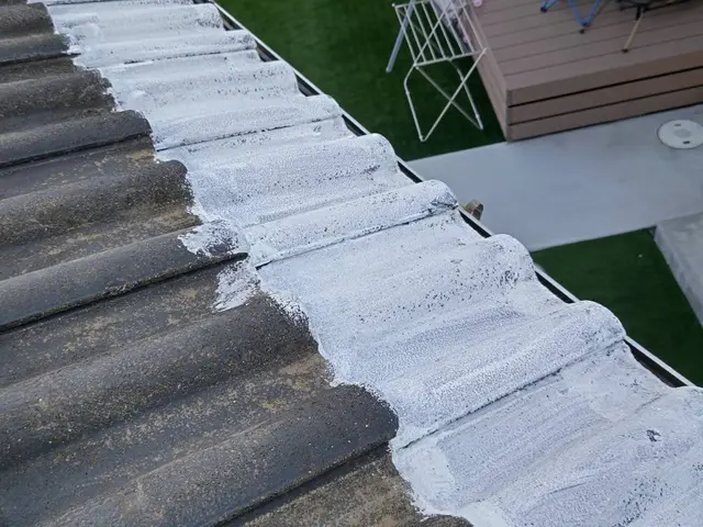 セメント瓦撥水塗装工事サービスの画像