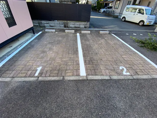 駐車場のライン引き工事サービスの画像