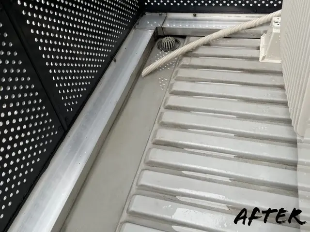 【愛知・名古屋】ベランダ・バルコニークリーニング｜雨風の汚れを徹底洗浄サービスの画像