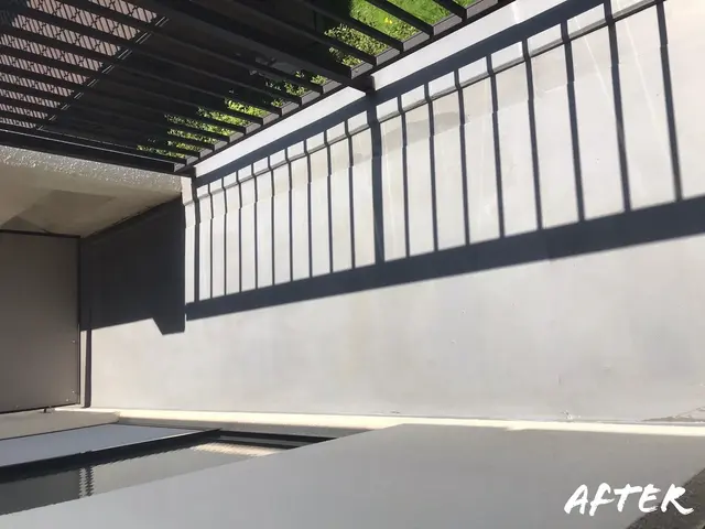 【愛知・名古屋】ベランダ・バルコニークリーニング｜雨風の汚れを徹底洗浄サービスの画像