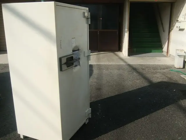 日用品・家具・家電・重い物・金庫・引取可能なネットショップ商品も問い合せ下さい。サービスの画像