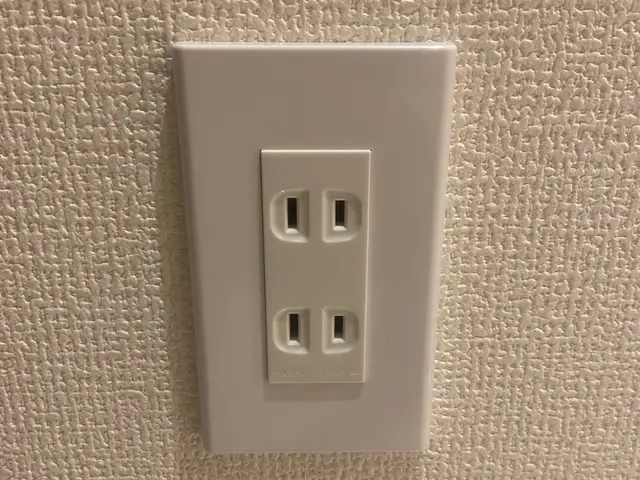 [神奈川県]コンセント・スイッチ交換承ります。2箇所以降割安5000円/箇所サービスの画像