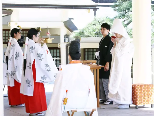 前撮り+挙式披露宴でご依頼頂けましたら割引させて頂きます。