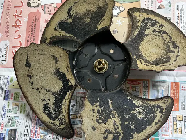 分解洗浄でスッキリ綺麗に！ ギトギト油さようなら！プロペラ換気扇のみ7200円！サービスの画像