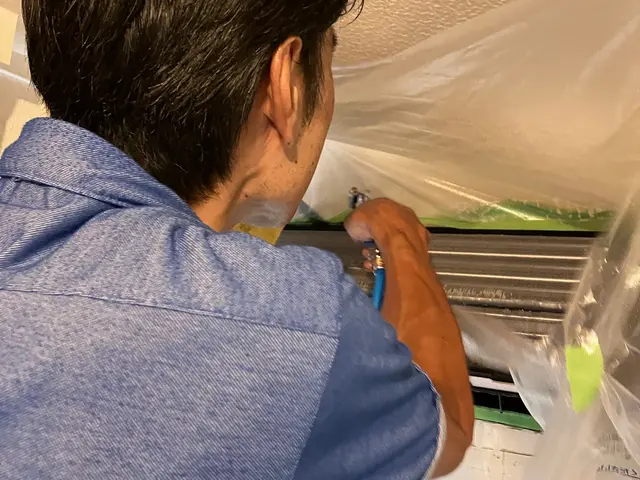 【大掃除割12月ご予約限定！】エアコン、室外機、防カビコーティング　12000円サービスの画像