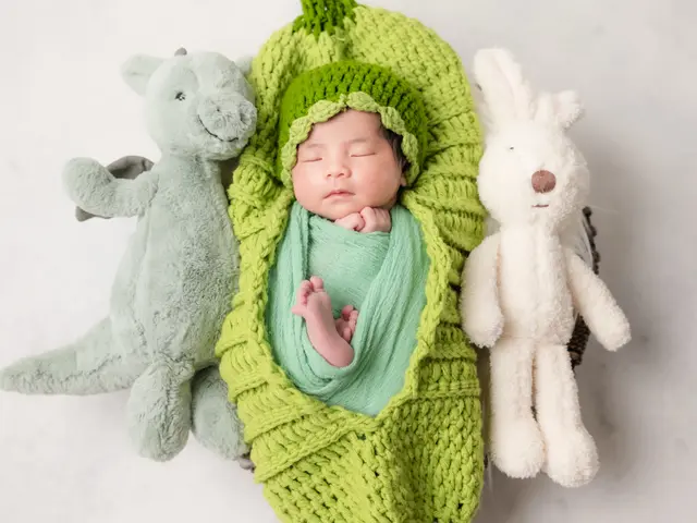 【2時間・交通費込み・13,000円】おくるみ3着・75カット｜保育士夫婦の撮影