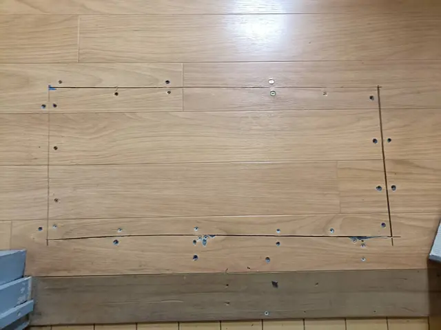 女性の補修プロが作業致します！損害保険加入済み！補修実績1000件以上！サービスの画像