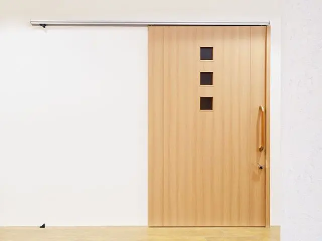 高齢者、車椅子の動線を確保したい！危険な開き戸を引き戸に変えたい！サービスの画像