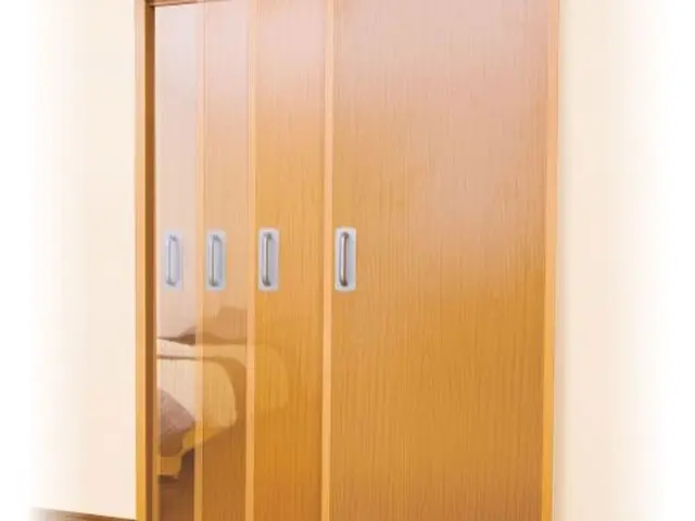 高齢者、車椅子の動線を確保したい！危険な開き戸を引き戸に変えたい！サービスの画像