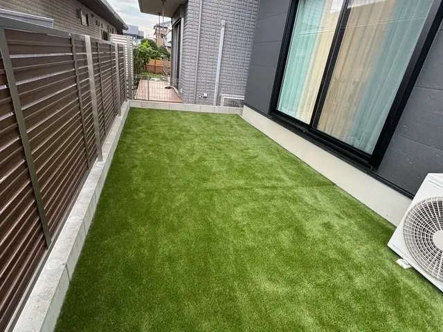 100%自社対応！人工芝張り！防草シート、整地もご相談ください！サービスの画像