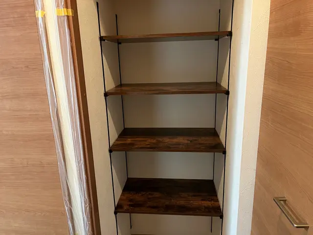 可動棚・自在棚の取付!!丁寧かつスピーディーに!サービスの画像