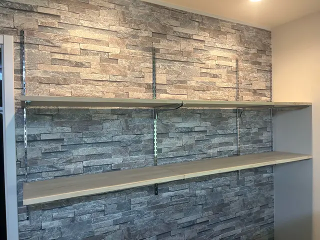 可動棚・自在棚の取付!!丁寧かつスピーディーに!サービスの画像