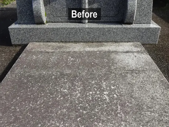墓石専用クリーナーでしっかり綺麗に致します！草取りやゴミ拾いサービス致します！サービスの画像