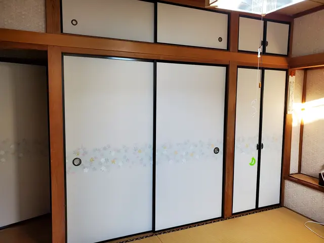 ふすまの張替え(新鳥の子)サービスの画像