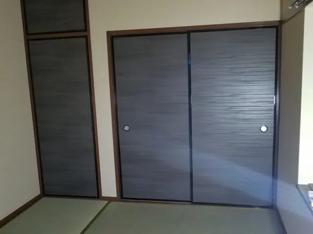 ふすまの張替え(新鳥の子)サービスの画像