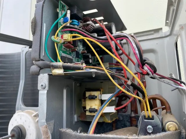 大手メーカーでの修理経験あり。第一種電気工事士、冷媒回収、ガス溶接等の資格ありサービスの画像