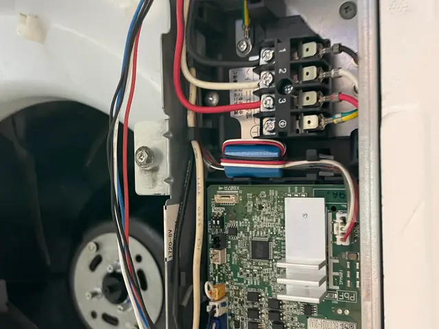 大手メーカーでの修理経験あり。第一種電気工事士、冷媒回収、ガス溶接等の資格ありサービスの画像