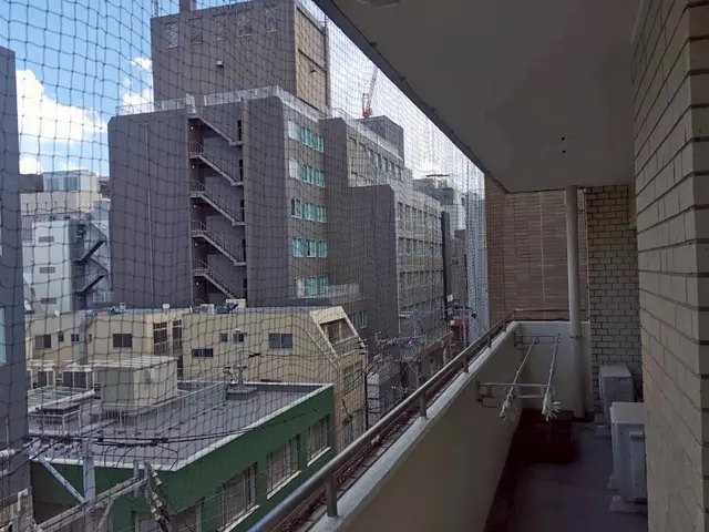 ベランダに来る鳩でお困りの方ご相談下さい！鳥害獣対策工事は弊社へお任せください♪サービスの画像