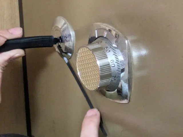 ロッカーやデスクの鍵開け&交換サービスの画像