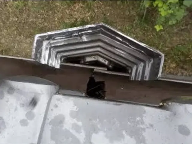 【地域最安値！！】詰まりを根本解決！プロの雨樋掃除で雨漏り予防◎サービスの画像