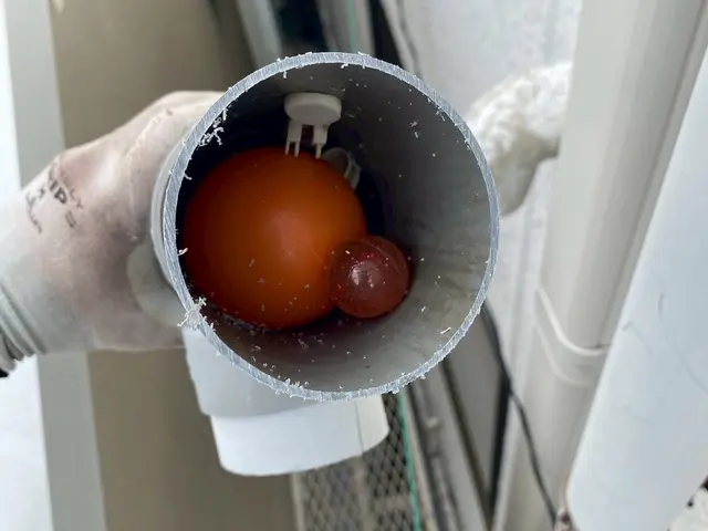 【地域最安値！！】詰まりを根本解決！プロの雨樋掃除で雨漏り予防◎サービスの画像