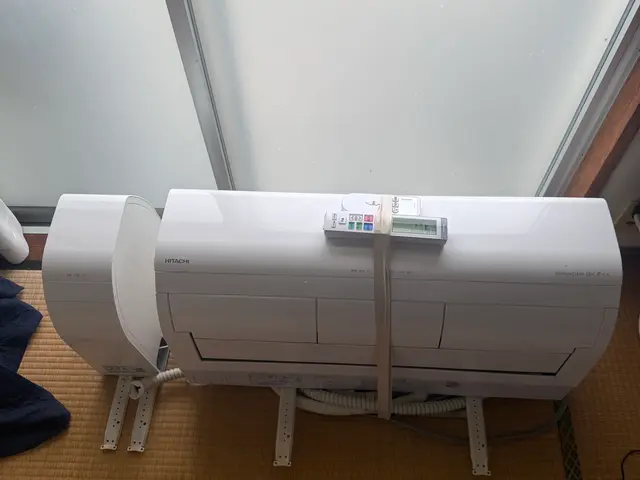 エアコン取り外しお任せ下さい！！処分◎ 電圧切り替え、コンセント交換◎ パテ埋◎サービスの画像