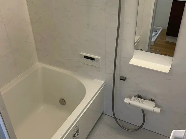 豊富な知識でお客様に沿ったプランで浴室工事行います！シート工事も可。サービスの画像