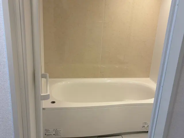 豊富な知識でお客様に沿ったプランで浴室工事行います！シート工事も可。サービスの画像