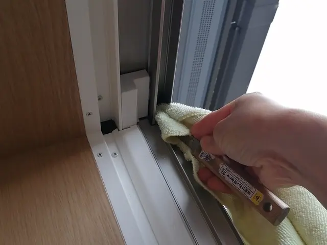 初めての方も安心☆ガラスサッシクリーニングサービスの画像