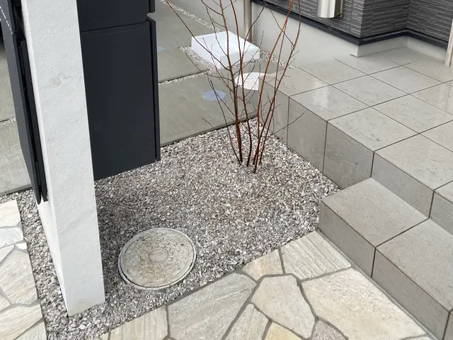 砂利敷、除草込みサービスの画像