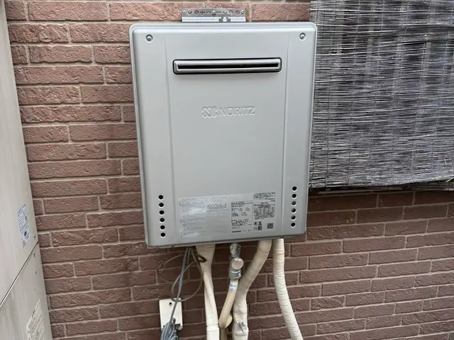 第二種電気工事士の技術で迅速施工！女性スタッフの安心の給湯器交換サービスの画像
