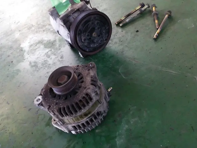 オルタネーター・エアコンコンプレッサ等の出張交換作業(オルタネーターの部品込み)サービスの画像