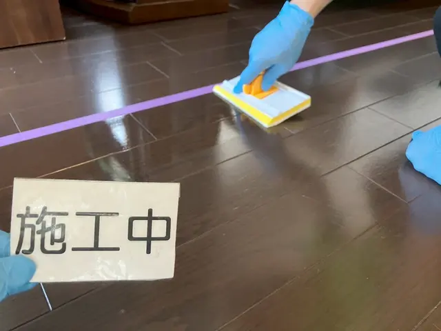 落ち着いた艶消し仕上がり。床を熟知した職人による技術で安心保証。施工後保証有りサービスの画像