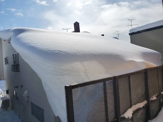 雪庇や、せり出した氷もご相談下さい！満足できる仕上がり！サービスの画像