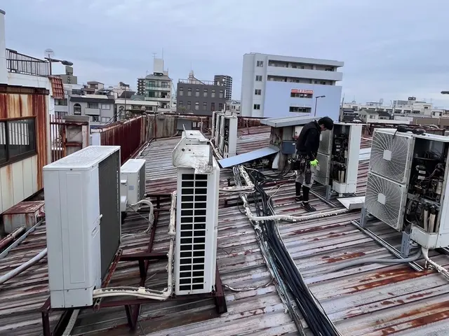 パッケージエアコン、ビル用マルチエアコン取り付けサービスの画像