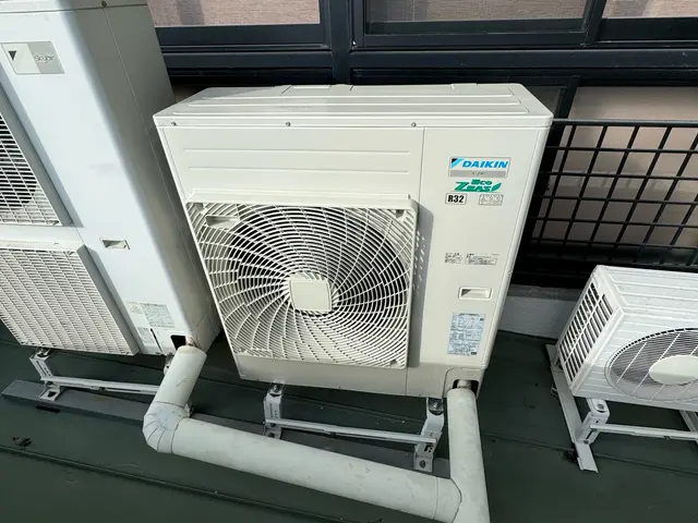 パッケージエアコン、ビル用マルチエアコン取り付けサービスの画像