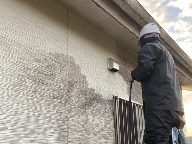 外壁洗浄、薬品洗浄サービスの画像