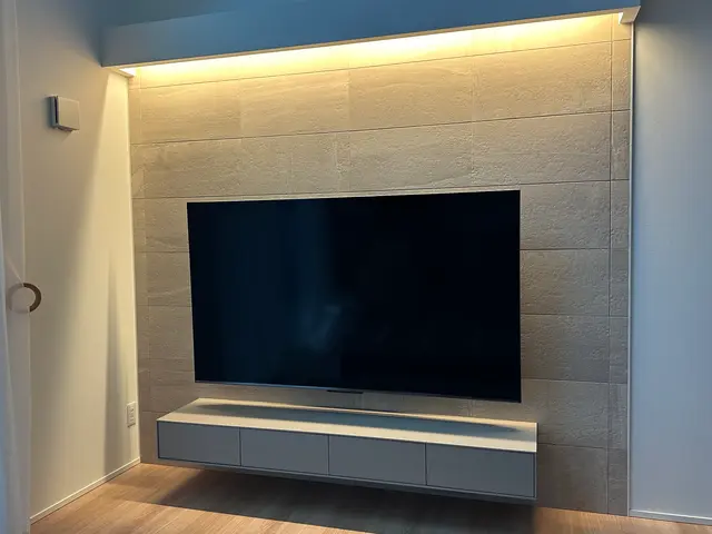 ◆4年連続アワード受賞店！◆テレビの裏にコンセントを作り見た目配線スッキリ！！サービスの画像