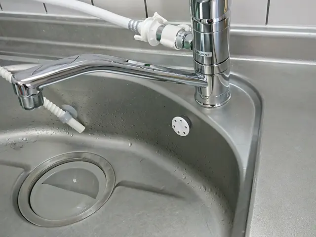 【見積もり･ご相談無料！】キッチン水栓交換【古い水栓の処分費無料】サービスの画像