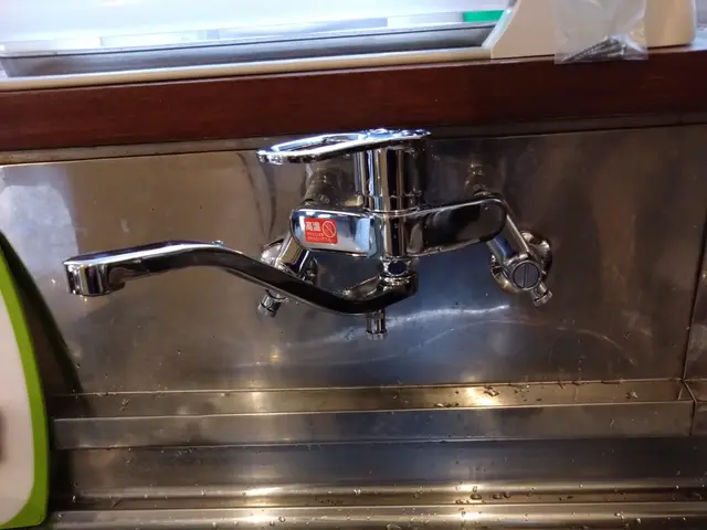 【見積もり･ご相談無料！】キッチン水栓交換【古い水栓の処分費無料】サービスの画像