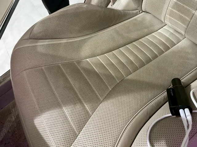 車内の汚れを諦めないでください！サービスの画像