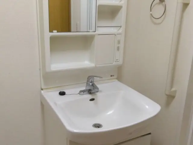 洗面台上部のリフォームサービスの画像