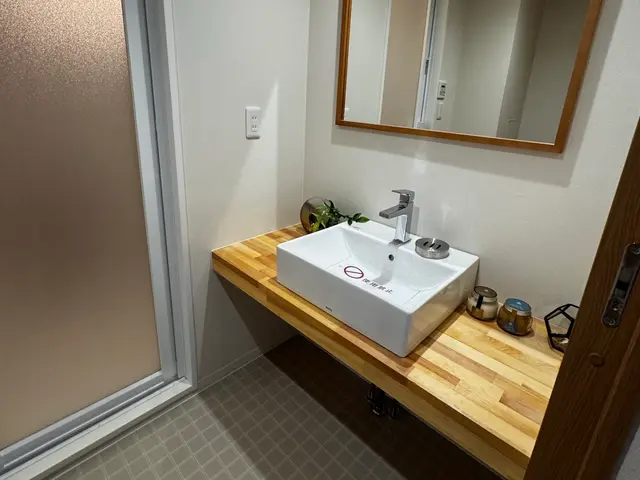 洗面台交換、条件により色々提案致します。ご相談ください！カード決済OKサービスの画像