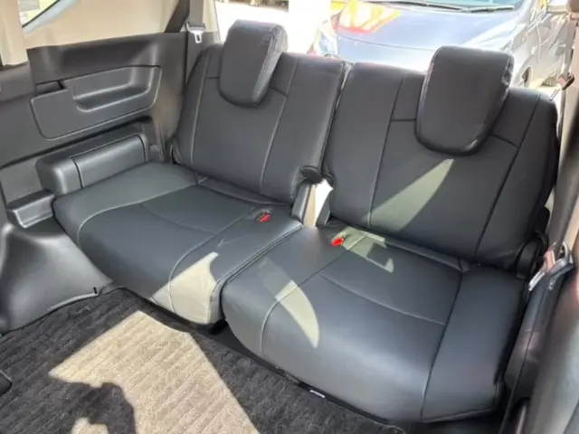 業者様と提携中の確かな技術！シートカバーで室内をドレスアップ♪サービスの画像