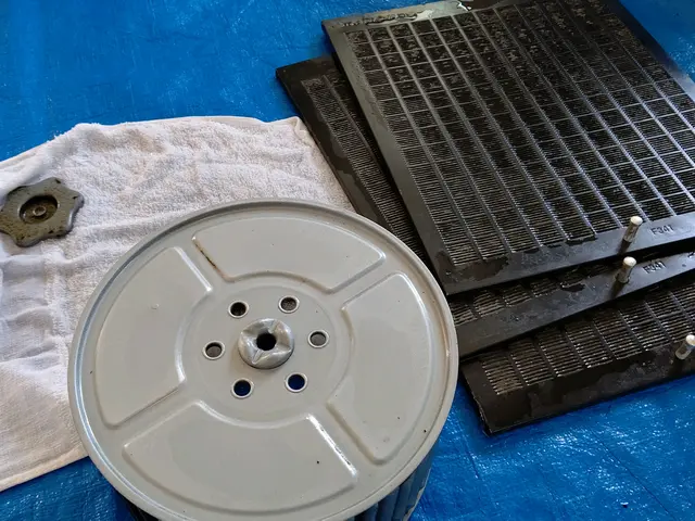 換気扇のギトギト油！思い立った時に綺麗にしませんか？年末のおそうじはおまかせ。サービスの画像