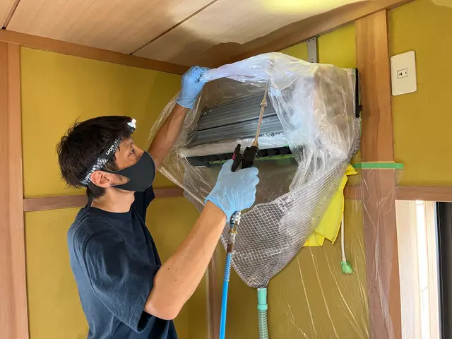 ノーマルエアコン専門・低価格・夜間対応可能・厳しいメーカー基準クリアの技術ありサービスの画像