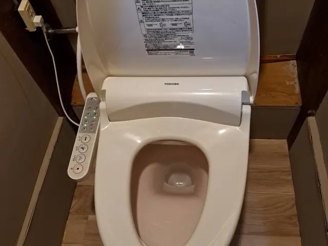 便器の中はもちろんトイレ内全てを私達の豊富な経験全てを出し切ってビカビカにしますサービスの画像