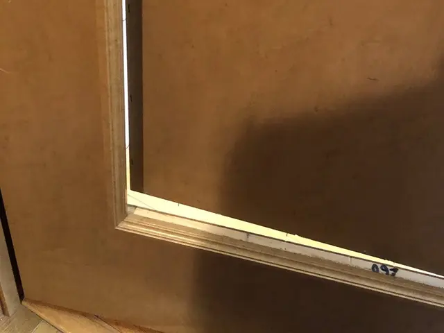 ドア修理、クローゼット修理、キッチン扉修理、折れ戸修理、引き戸修理、お安くしますサービスの画像