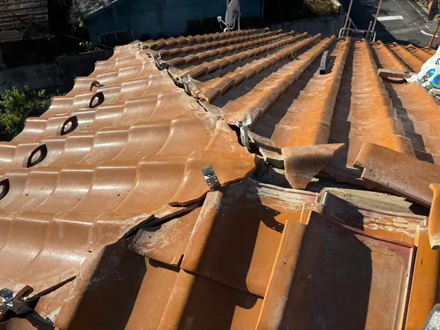 ※50年の実績です。瓦はお家を守る重要な物です。私達プロに是非お任せください。サービスの画像